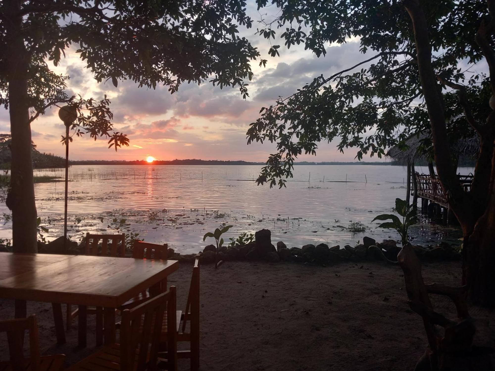 Lake Resort Bolgoda Wadduwa Kültér fotó